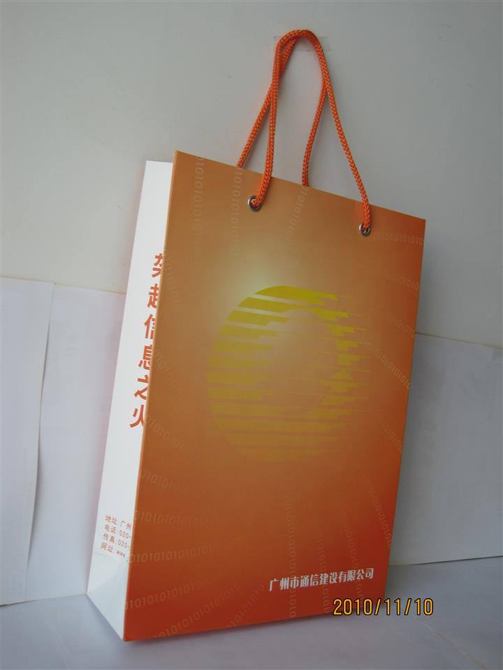 廣州紙袋供應(yīng)港澳，廣州服飾紙袋，一流印刷設(shè)備