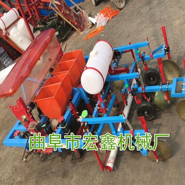 農(nóng)用覆膜機廠家 花生播種覆膜機介紹 打藥覆膜機