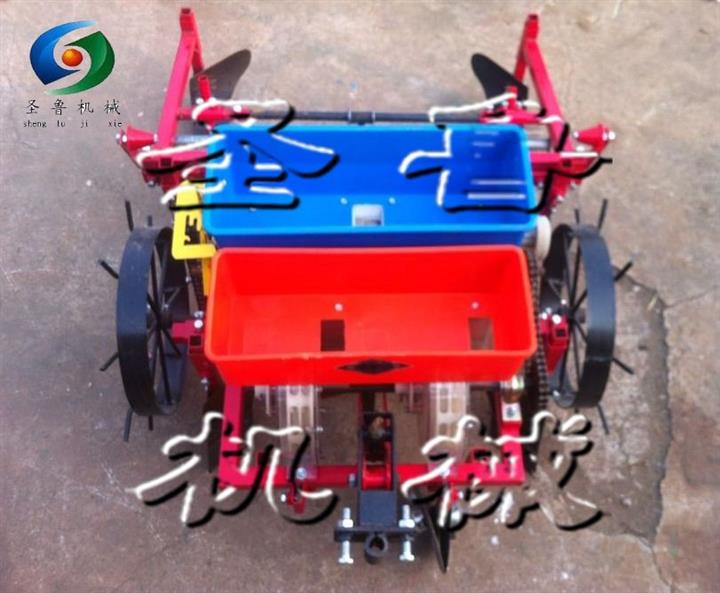 花生播種覆膜機(jī) 手扶車(chē)花生播種覆膜機(jī) 拖拉機(jī)噴藥覆膜機(jī)