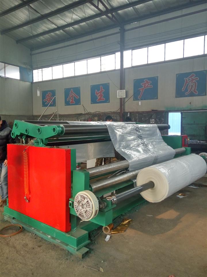 根據原料定做PVC/PE塑料薄膜分切機 配置報價