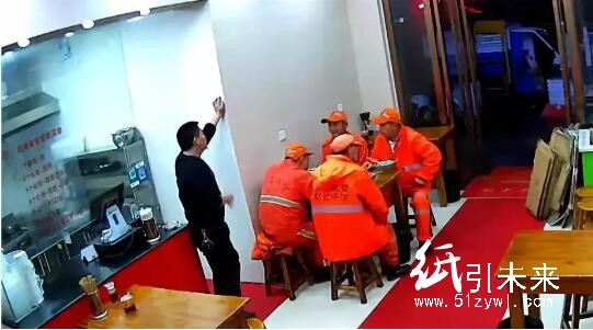 浙江杭州現(xiàn)“紙箱食堂” 廢舊紙箱可換免費(fèi)宵夜